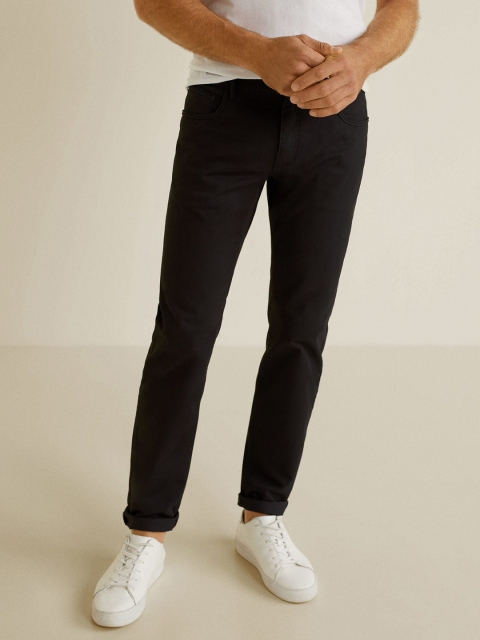 

MANGO MAN Men Black Slim Fit Solid Chinos