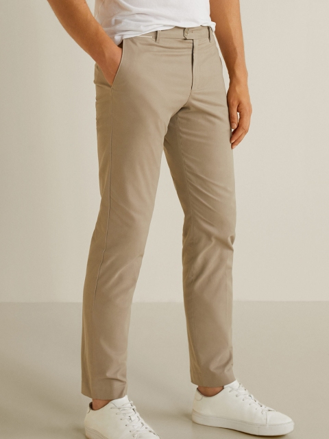 

MANGO MAN Beige Regular Fit Solid Chinos