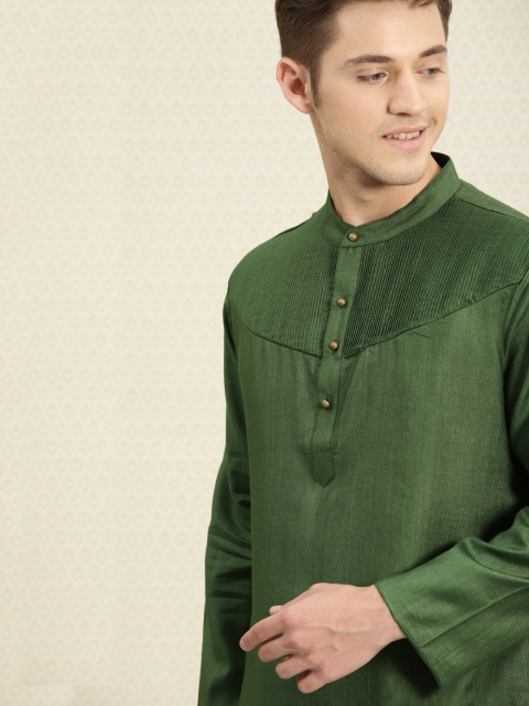 

House of Pataudi Men Green Solid Pleated Detail Straight Kurta