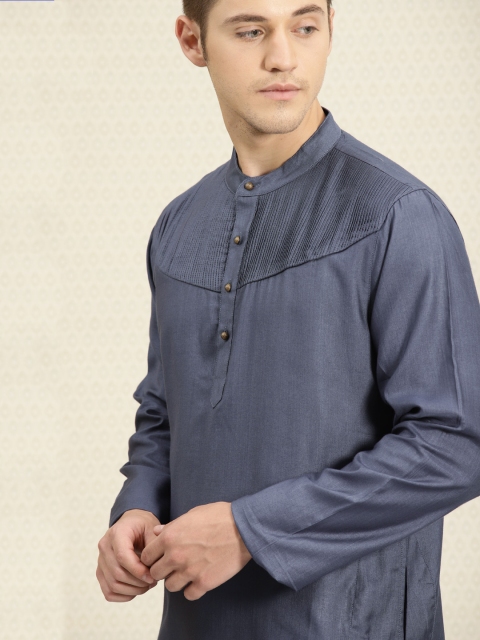 

House of Pataudi Men Grey Solid Straight Kurta