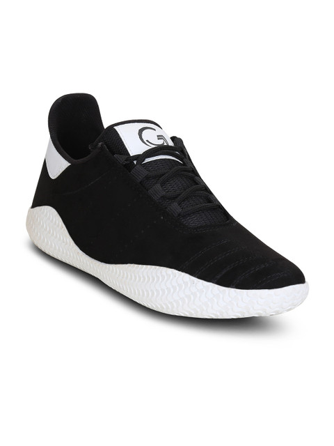 

Get Glamr Men Black Running Shoes