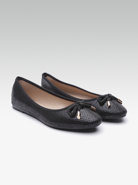 

DOROTHY PERKINS Women Black Snakeskin Textured Ballerinas