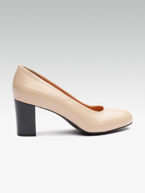 

Steve Madden Women Beige Solid Pumps