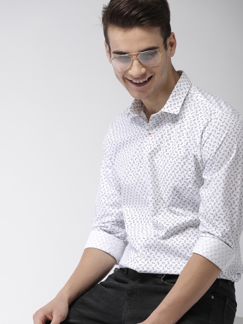 

Mast & Harbour Men White & Navy Blue Slim Fit Printed Casual Shirt