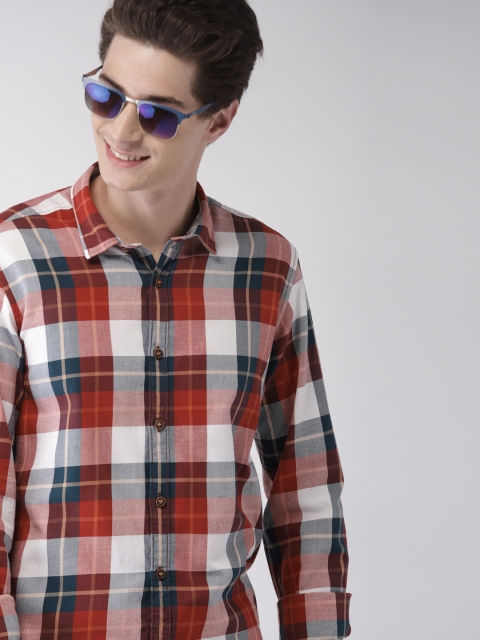

Mast & Harbour Men Red & White Regular Fit Checked Casual Shirt