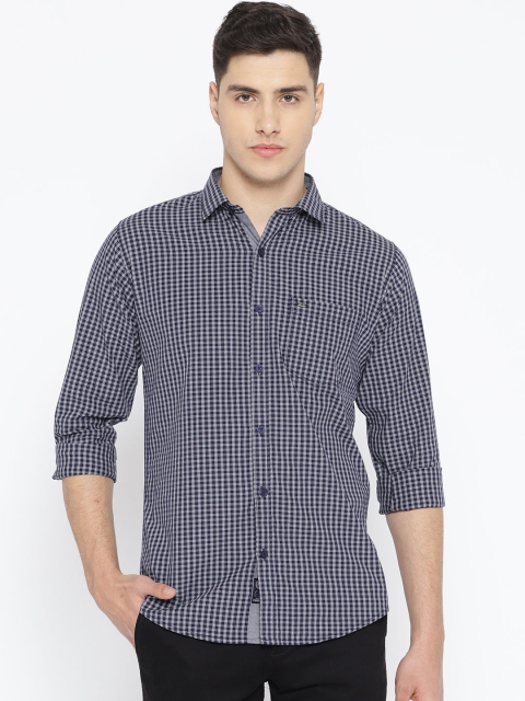 

Duke Stardust Men Navy Blue & White Regular Fit Checked Casual Shirt