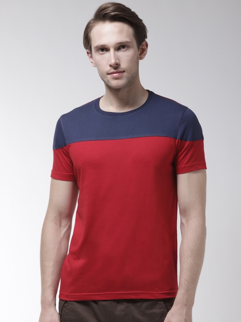 

Fort Collins Men Red Colourblocked Round Neck T-shirt