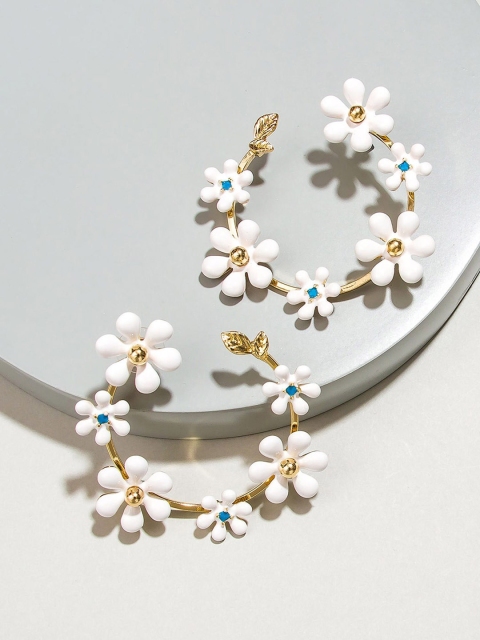 

Pipa Bella White & Gold-Toned Floral Drop Earrings
