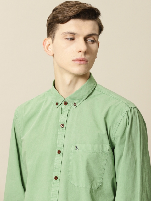 

Mr Bowerbird Men Green Tailored Fit Solid Casual Shirt