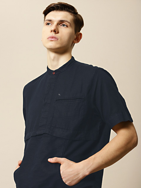 

Mr Bowerbird Men Navy Blue Liberal Fit Solid Casual Shirt