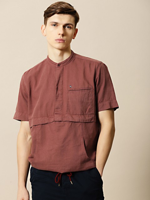 

Mr Bowerbird Men Burgundy Liberal Fit Solid Casual Shirt