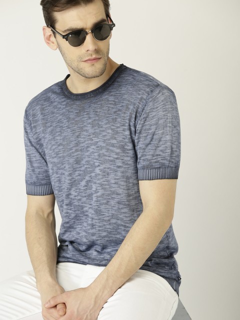 

United Colors of Benetton Men Blue Solid Round Neck T-shirt