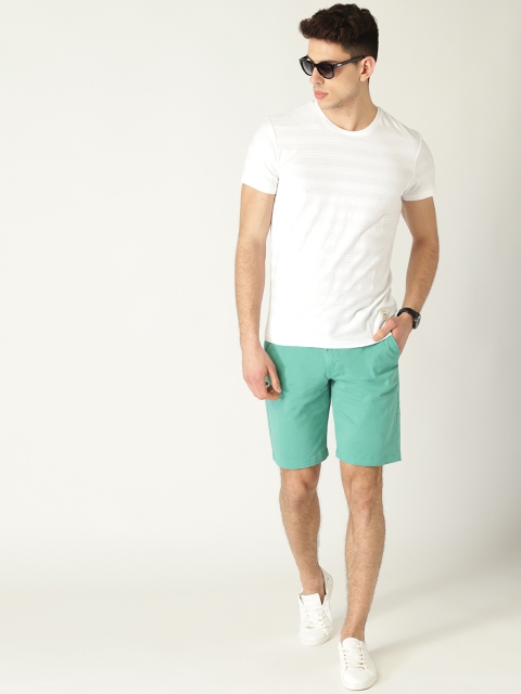 

United Colors of Benetton Men Green Solid Slim Fit Chino Shorts