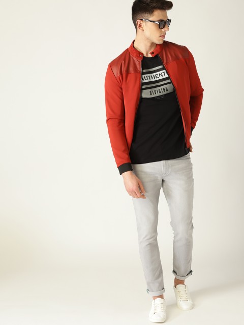 

United Colors of Benetton Men Black Printed Round Neck T-shirt