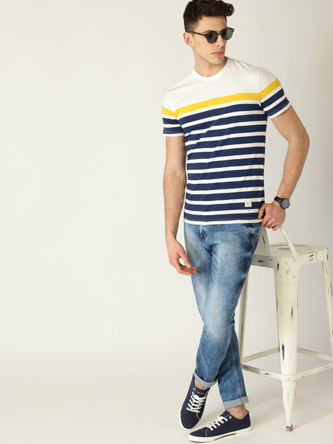 

United Colors of Benetton Men White & Navy Blue Striped Round Neck T-shirt