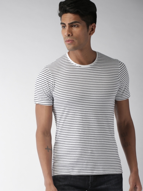 

Celio Men White & Navy Blue Striped Round Neck T-shirt