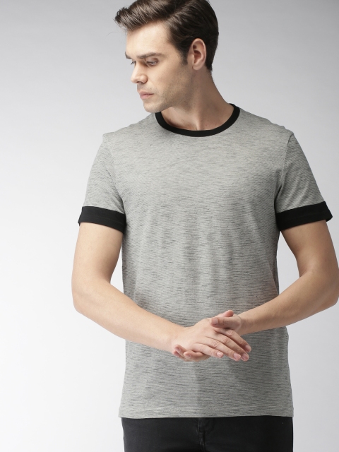 

Celio Men Off-White Striped Round Neck Pure Cotton T-shirt