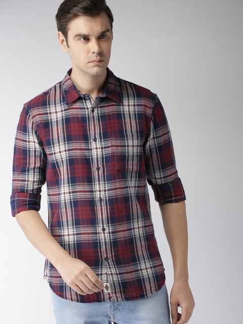 

Celio Men Red & Navy Blue Regular Fit Checked Casual Shirt