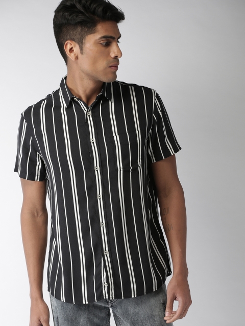 

Celio Men Black & White Regular Fit Striped Casual Shirt