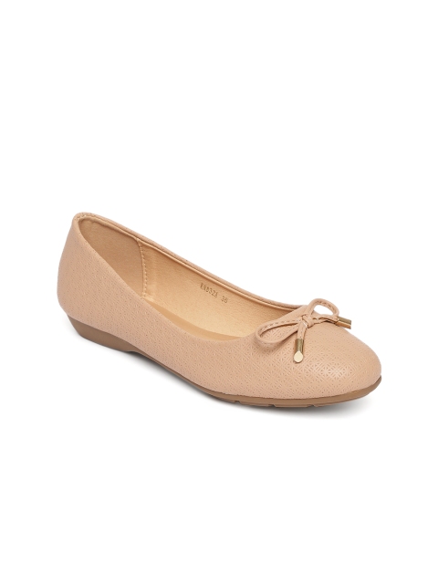 

Tresmode Women Beige Solid Ballerinas