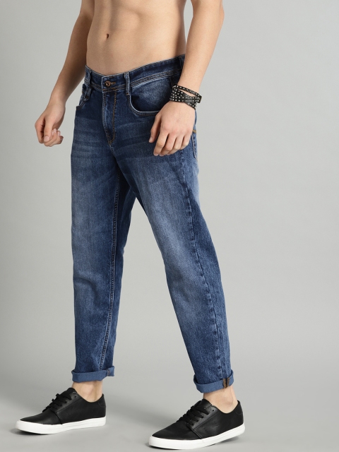 

Roadster Men Kooltex Blue Carrot Regular Fit Mid-Rise Clean Look Stretchable Jeans