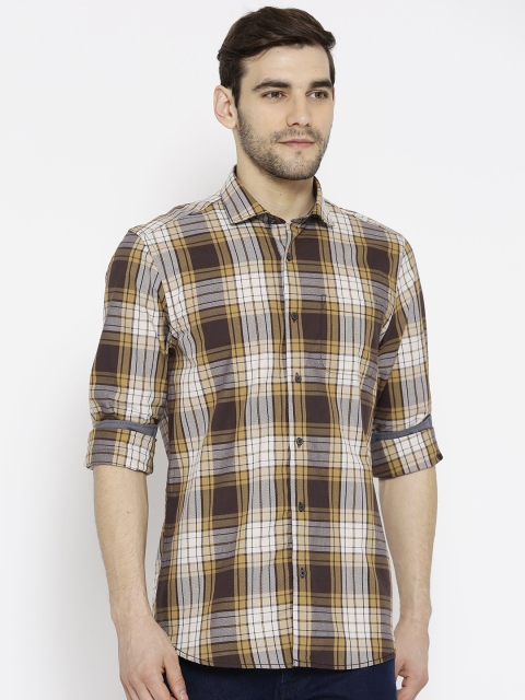 

Blackberrys Men Off-White & Brown Slim Fit Checked Casual Shirt