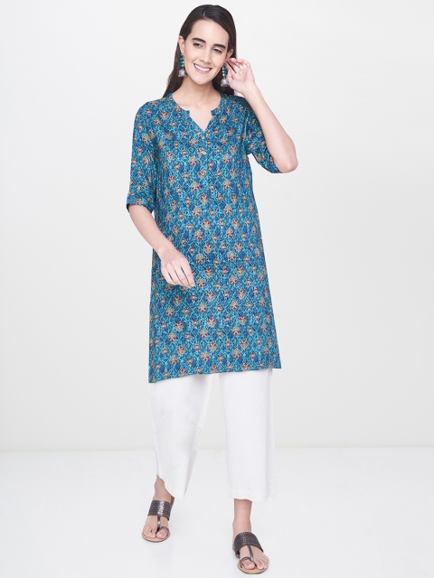 

Global Desi Women Blue Floral Printed Straight Kurta