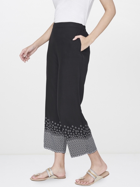 

Global Desi Women Black Regular Fit Printed Cropped Regular Trousers