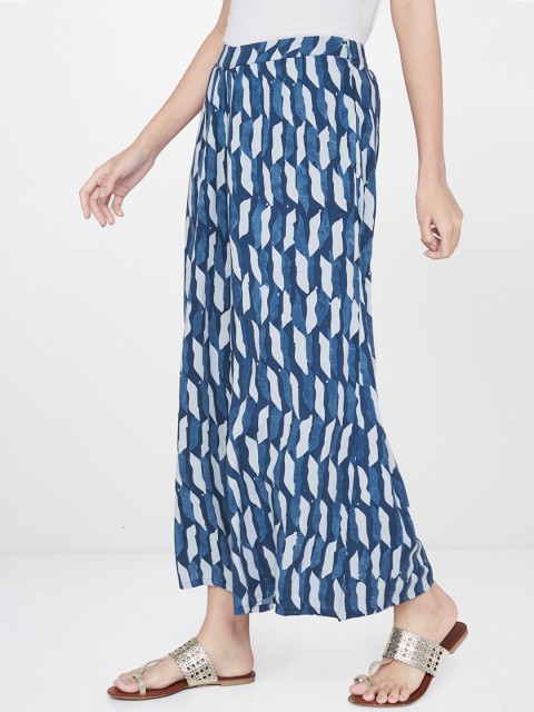 

Global Desi Women Blue Regular Fit Printed Cropped Parallel Trousers