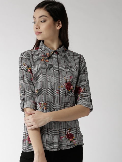 

Madame Women Black & White Regular Fit Checked Casual Shirt