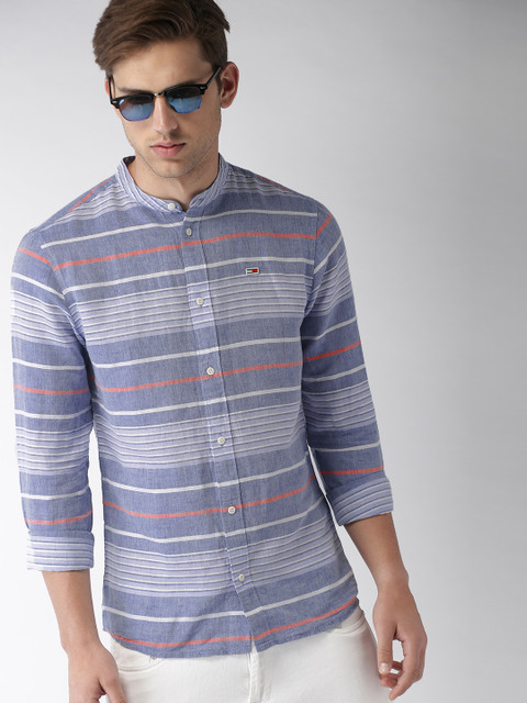 

Tommy Hilfiger Men Blue & White Regular Fit Striped Casual Shirt