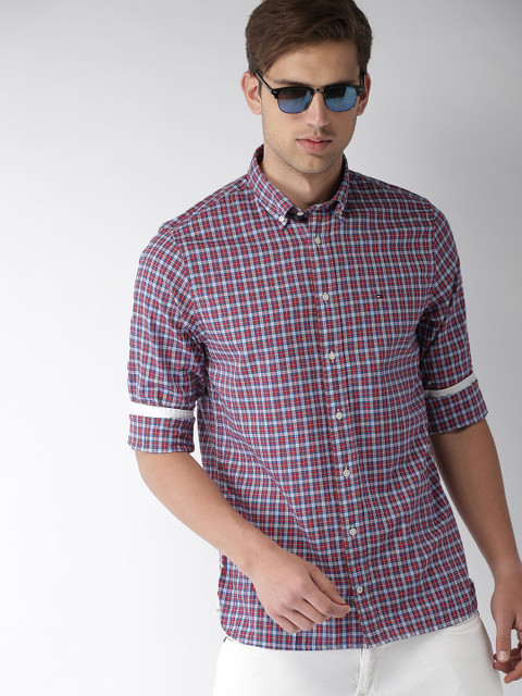 

Tommy Hilfiger Men Red & Blue Regular Fit Checked Casual Shirt