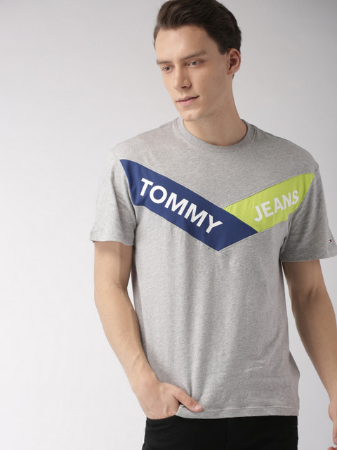 

Tommy Hilfiger Men Grey Printed Round Neck T-shirt
