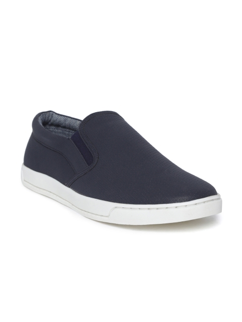 

People Men Navy Textured Slip-On Sneakers, Navy blue