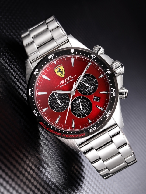 

SCUDERIA FERRARI Men Red Analogue Watch 830619