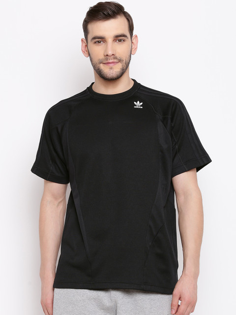 

ADIDAS Originals Men Black Solid Round Neck T-shirt