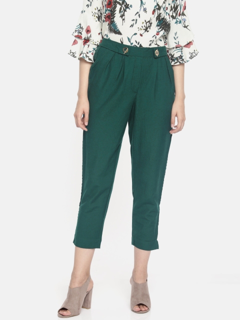 

CODE by Lifestyle Women Green Regular Fit Solid Three-Fourth Length Peg Trousers