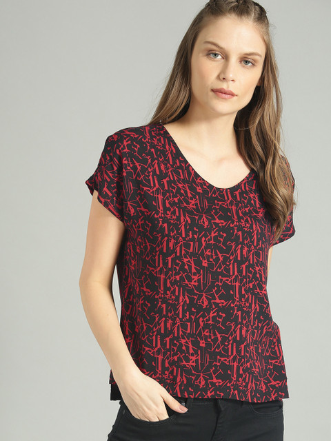 

Roadster Women Black & Red Printed Top