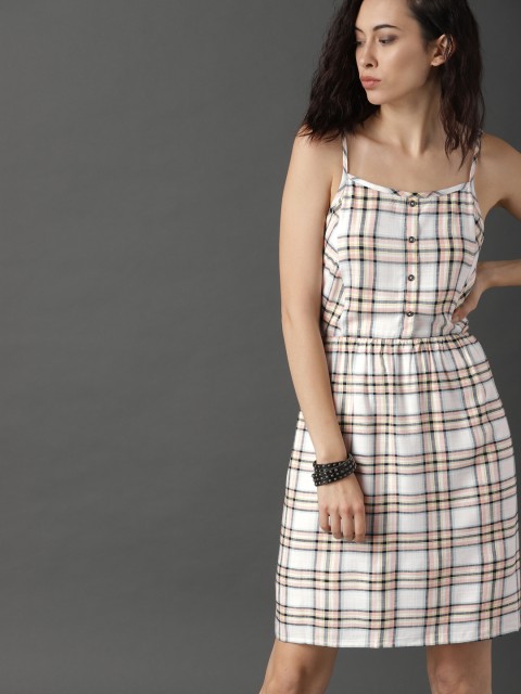 

Roadster Women Off-White & Black Fit & Flare Checked Dress