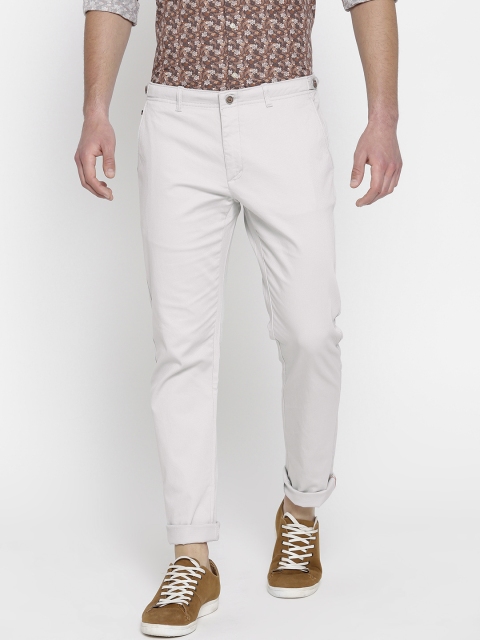 

Blackberrys Men Grey Sharp Regular Fit Self Design Regular Trousers
