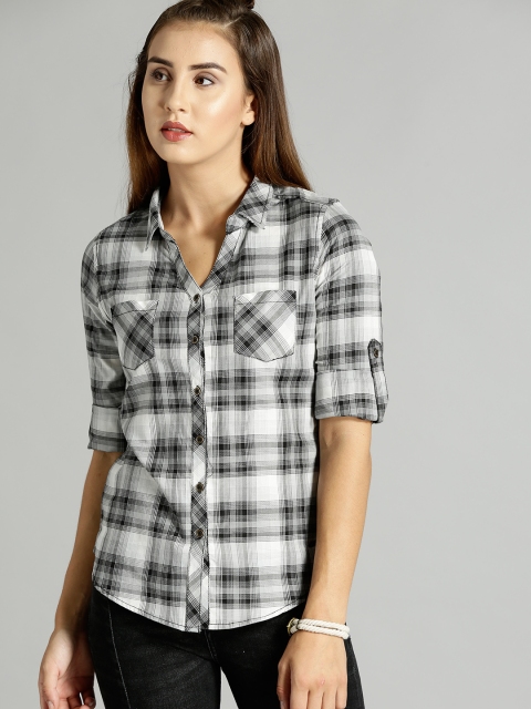 

Roadster Women Grey & Black Slim Fit Checked Casual Shirt