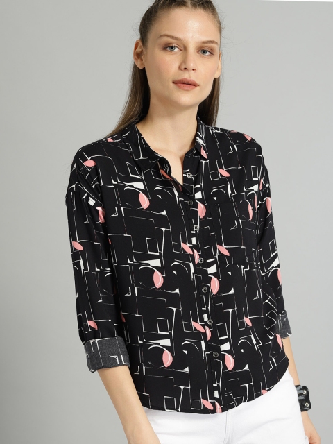 

Roadster Women Black & White Regular Fit Printed Casual Shirt
