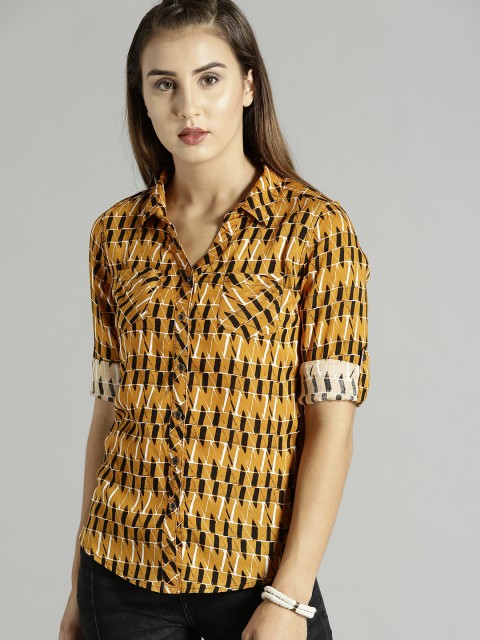 

Roadster Women Mustard Yellow & Black Slim Fit Printed Casual Shirt