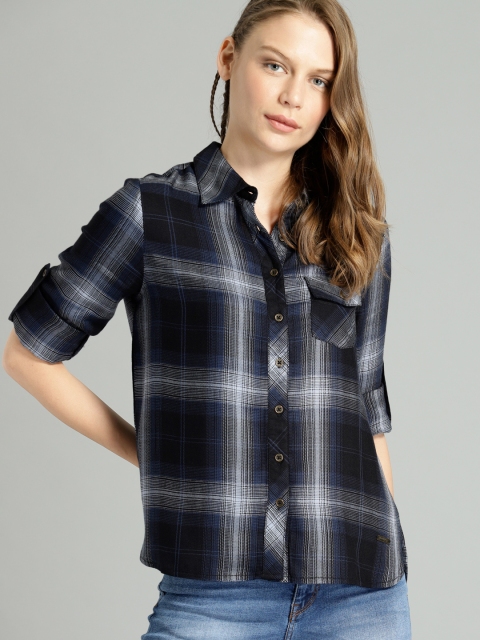 

Roadster Women Black & Navy Blue Regular Fit Checked Casual Shirt