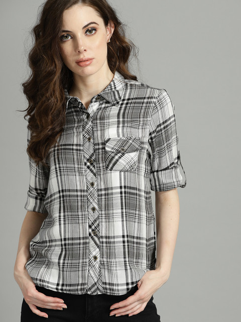 

Roadster Women Grey & White Regular Fit Checked Casual Shirt