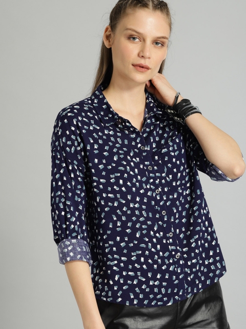 

Roadster Women Navy & White Regular Fit Printed Casual Shirt, Navy blue