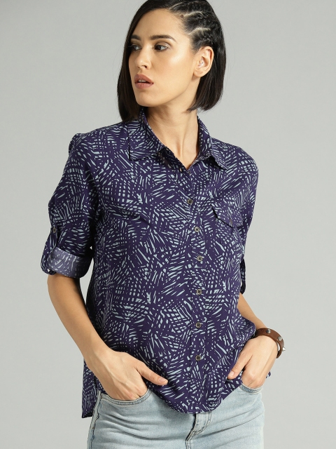 

Roadster Women Navy Regular Fit Printed Casual Shirt, Navy blue