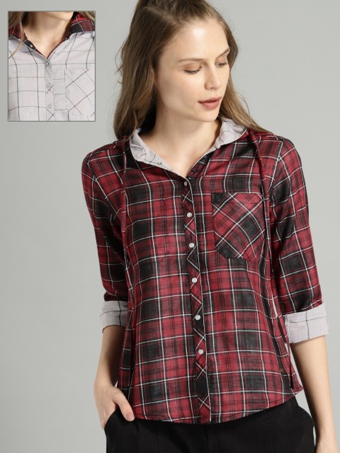 

Roadster Women Black & Maroon Regular Fit Reversible Checked Casual Shirt