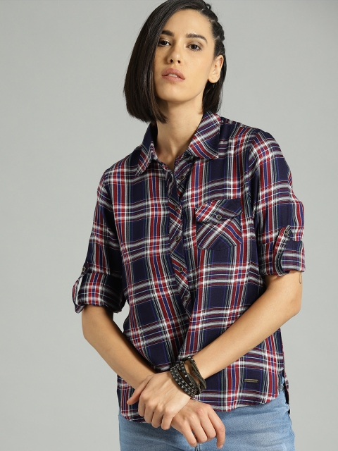 

Roadster Women Navy & Maroon Regular Fit Checked Casual Shirt, Navy blue
