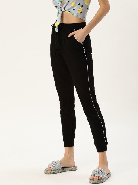 

FOREVER 21 Women Black Solid Slim Fit Three-Fourth Joggers